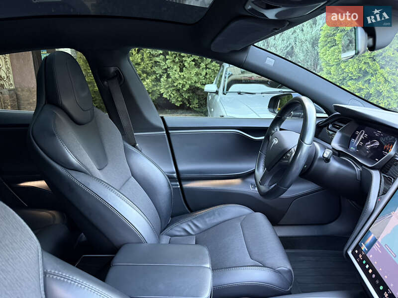 Лифтбек Tesla Model S 2018 в Днепре