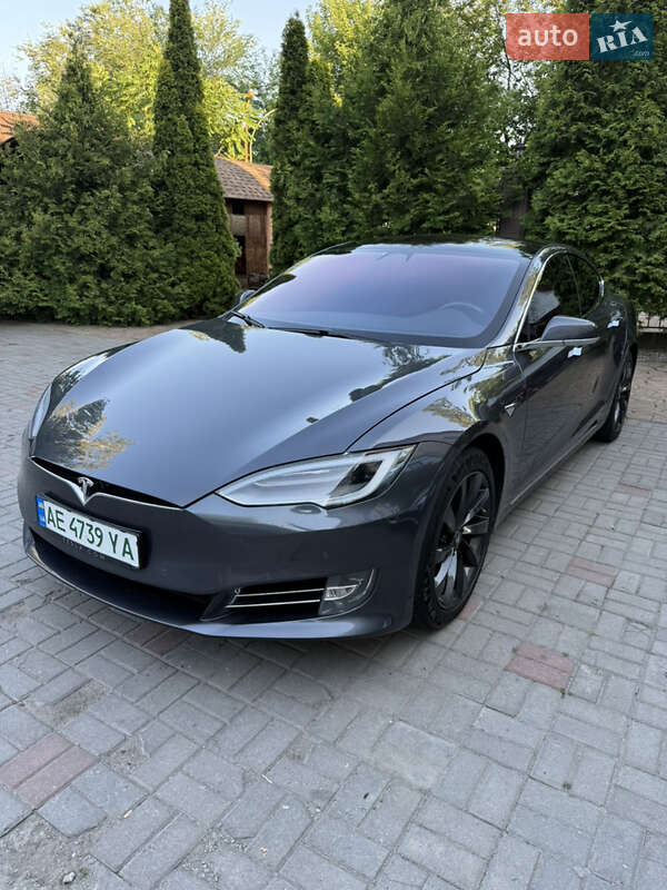 Лифтбек Tesla Model S 2018 в Днепре