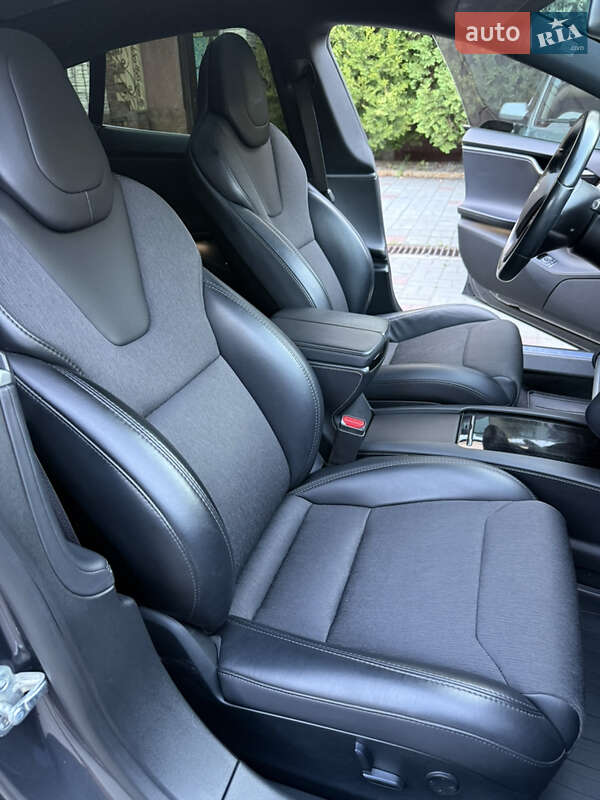 Лифтбек Tesla Model S 2018 в Днепре