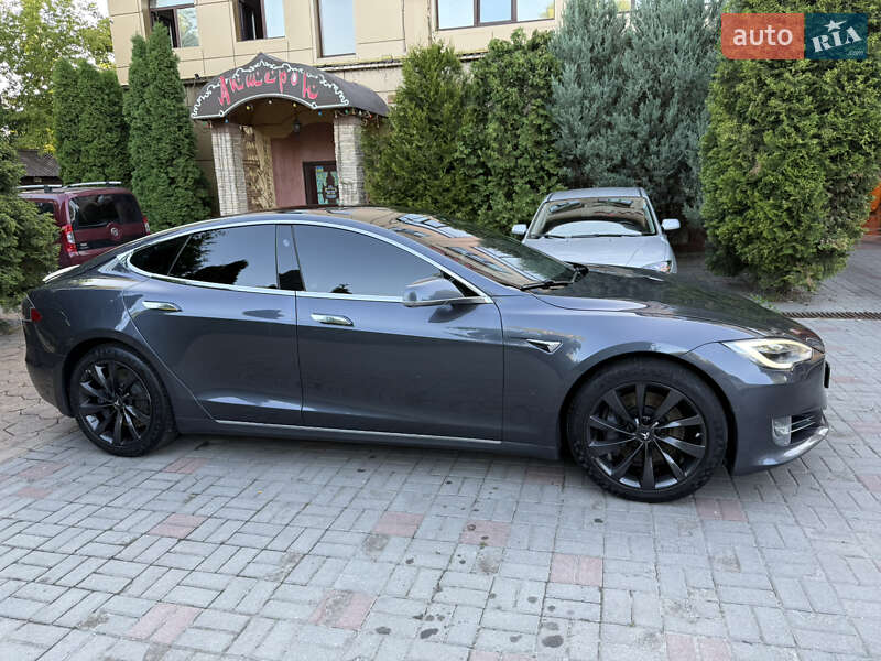 Лифтбек Tesla Model S 2018 в Днепре
