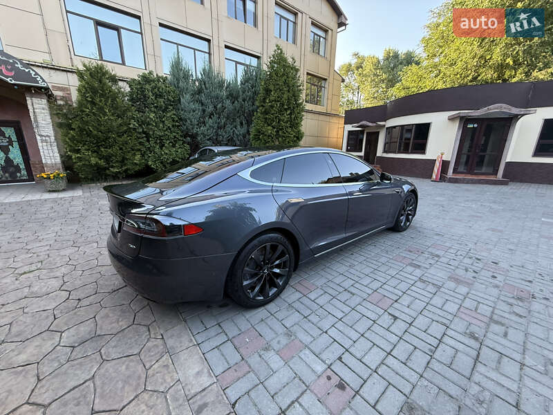 Лифтбек Tesla Model S 2018 в Днепре