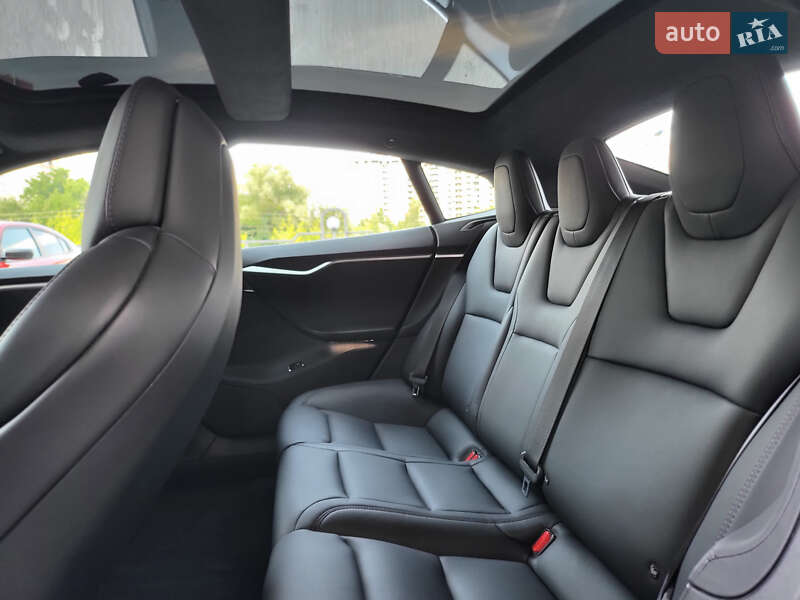 Лифтбек Tesla Model S 2018 в Киеве