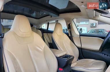 Лифтбек Tesla Model S 2014 в 