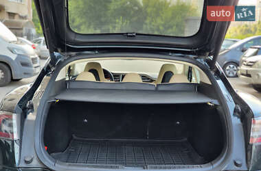 Лифтбек Tesla Model S 2014 в 
