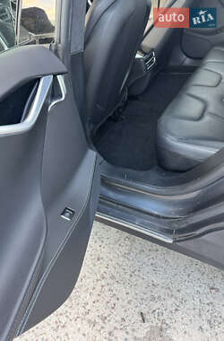 Лифтбек Tesla Model S 2015 в 