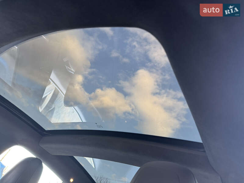 Лифтбек Tesla Model S 2015 в Житомире