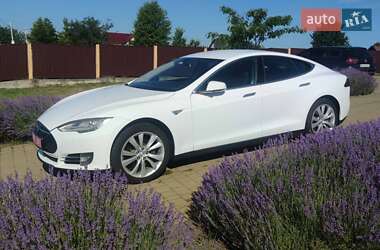 Лифтбек Tesla Model S 2014 в 