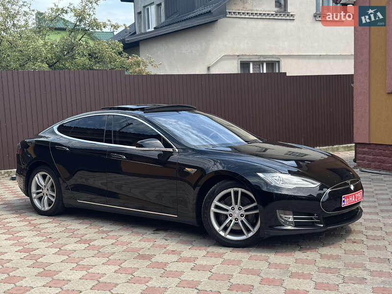 Tesla Model S 2013