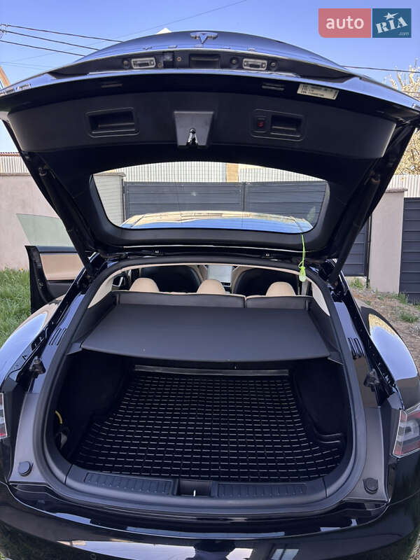 Лифтбек Tesla Model S 2014 в Ужгороде