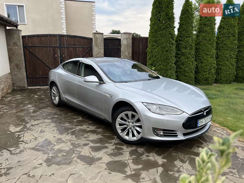 Лифтбек Tesla Model S 2015 в Одессе