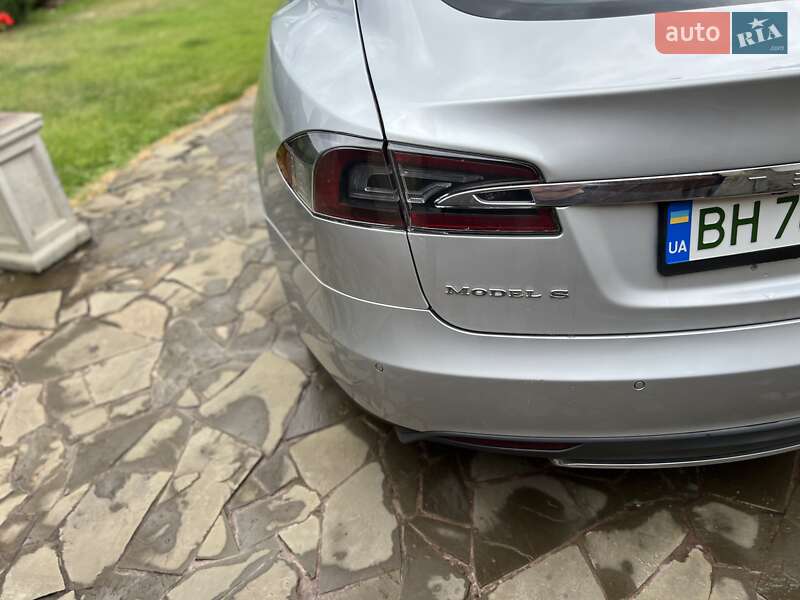 Лифтбек Tesla Model S 2015 в Одессе