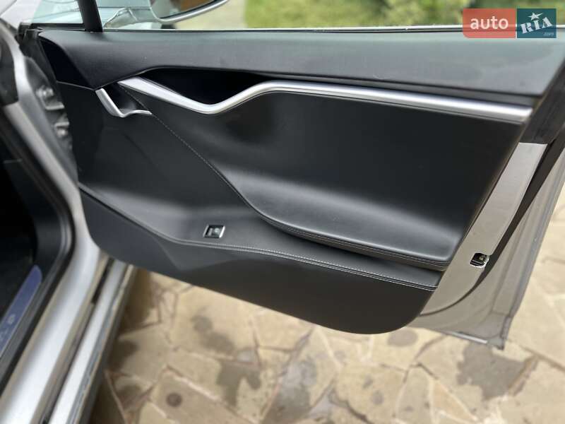 Лифтбек Tesla Model S 2015 в Одессе