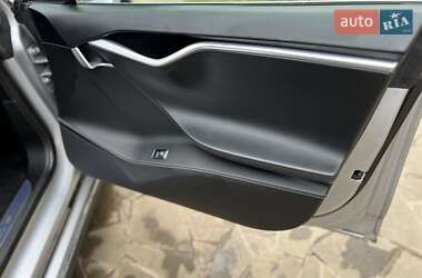Лифтбек Tesla Model S 2015 в 