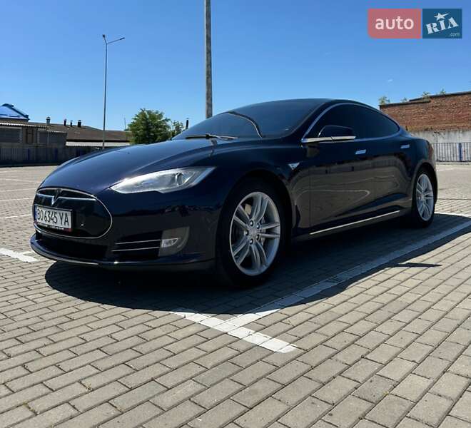 Лифтбек Tesla Model S 2013 в Тернополе