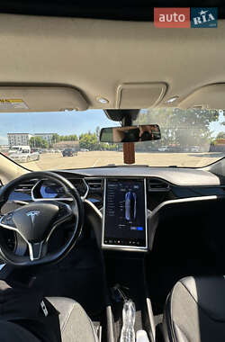 Лифтбек Tesla Model S 2013 в 