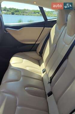 Лифтбек Tesla Model S 2016 в 
