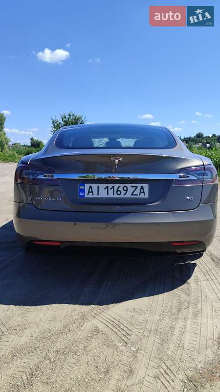 Лифтбек Tesla Model S 2016 в Кагарлыке