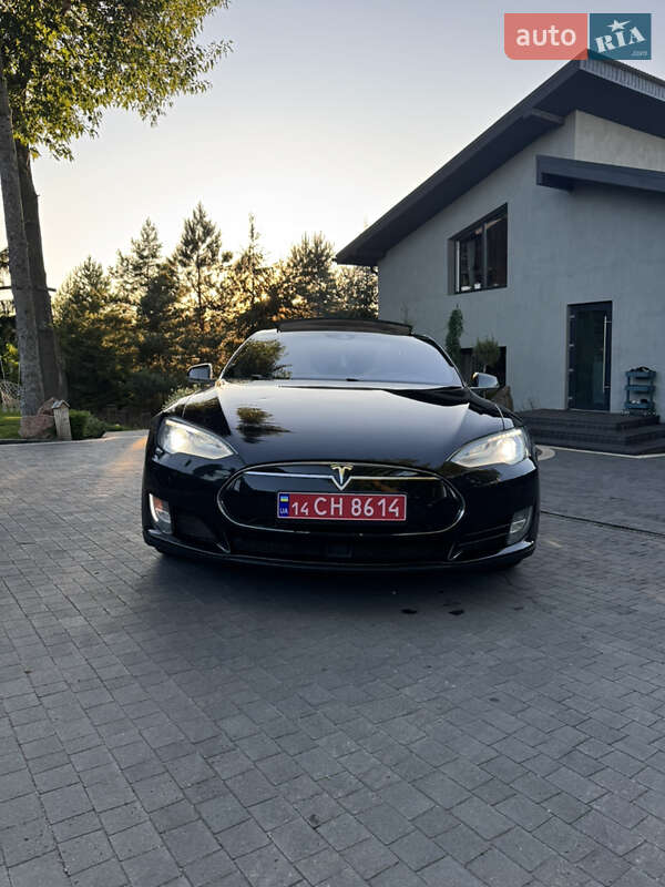Лифтбек Tesla Model S 2015 в Луцке