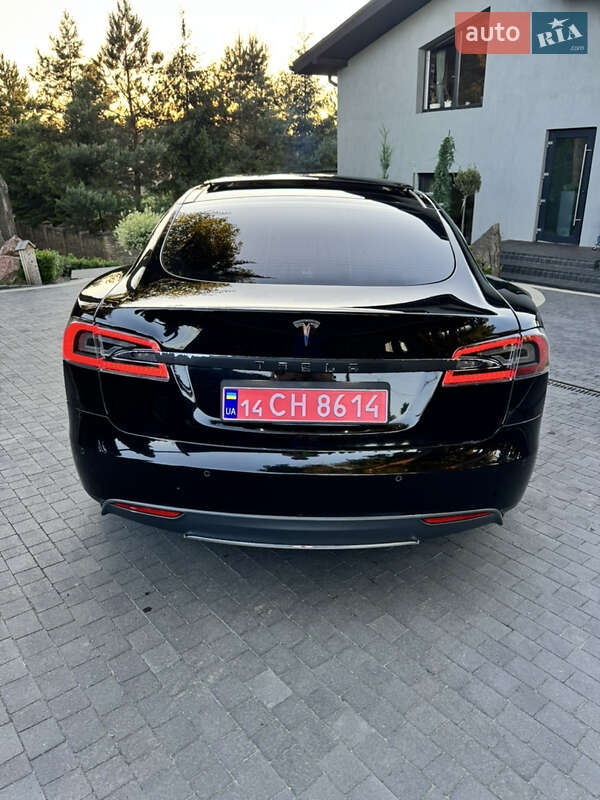 Лифтбек Tesla Model S 2015 в Луцке