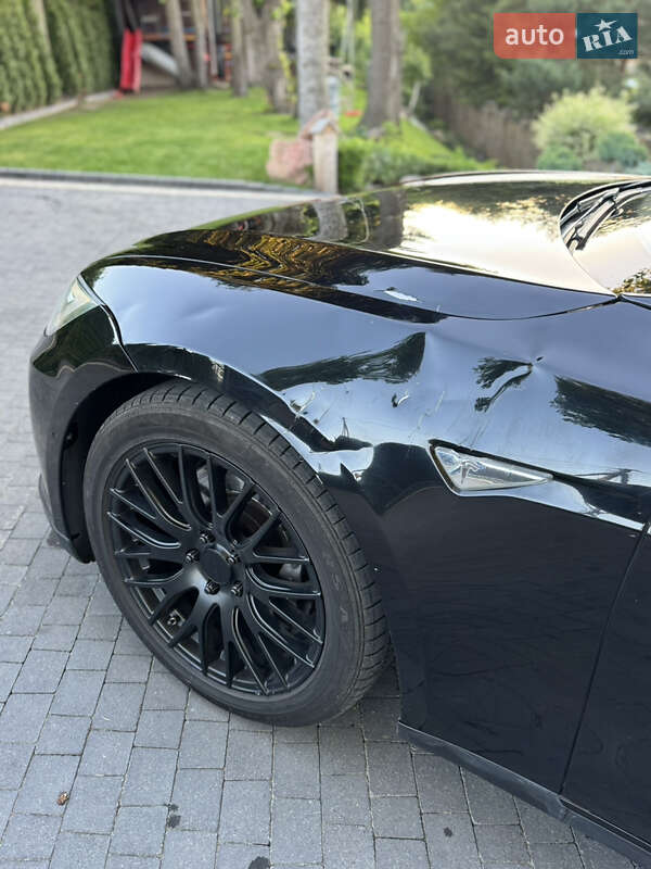 Лифтбек Tesla Model S 2015 в Луцке