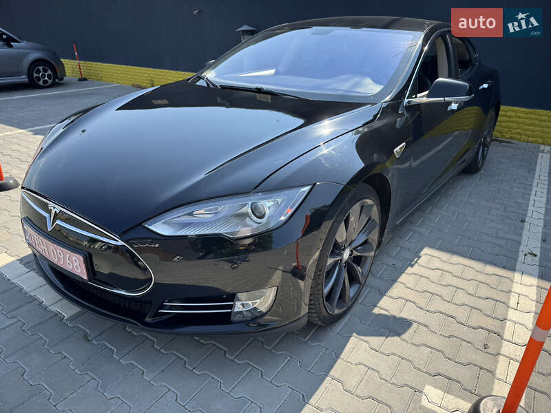 Лифтбек Tesla Model S 2014 в Одессе