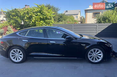 Лифтбек Tesla Model S 2015 в 