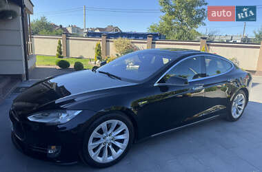 Лифтбек Tesla Model S 2015 в 