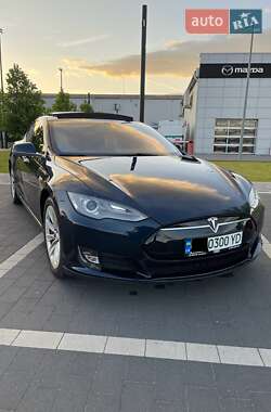 Лифтбек Tesla Model S 2013 в 