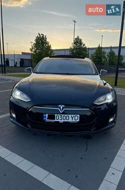Лифтбек Tesla Model S 2013 в 
