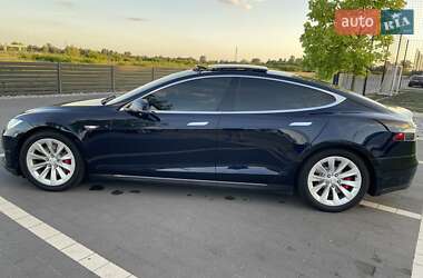 Лифтбек Tesla Model S 2013 в 