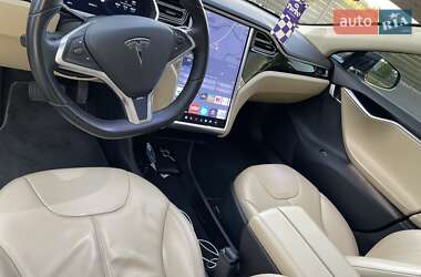 Лифтбек Tesla Model S 2013 в 