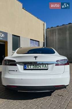 Лифтбек Tesla Model S 2015 в 
