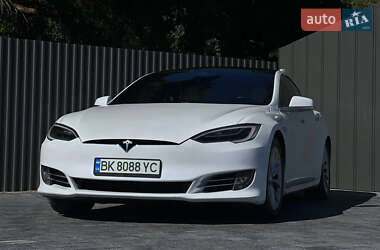 Лифтбек Tesla Model S 2018 в 