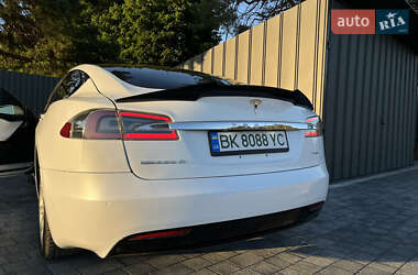 Лифтбек Tesla Model S 2018 в 
