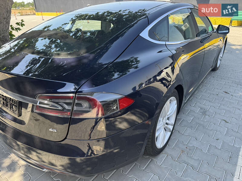 Ліфтбек Tesla Model S 2014 в Одесі