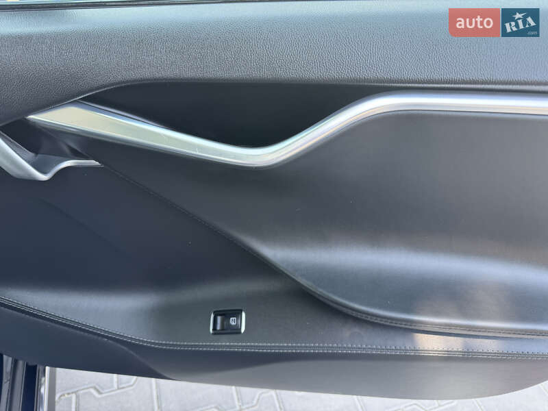 Ліфтбек Tesla Model S 2014 в Одесі