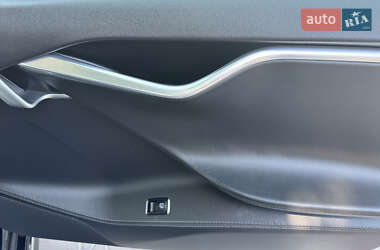 Лифтбек Tesla Model S 2014 в 