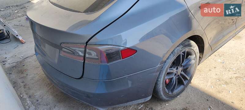 Лифтбек Tesla Model S 2014 в Киеве