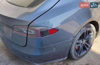 Ліфтбек Tesla Model S 2014 в 
