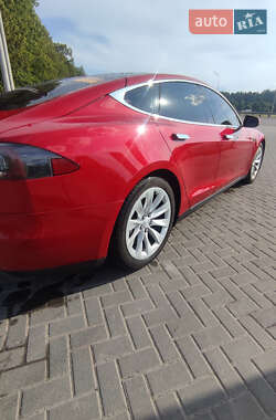 Лифтбек Tesla Model S 2013 в 