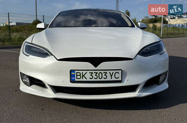 Ліфтбек Tesla Model S 2017 в Рівному