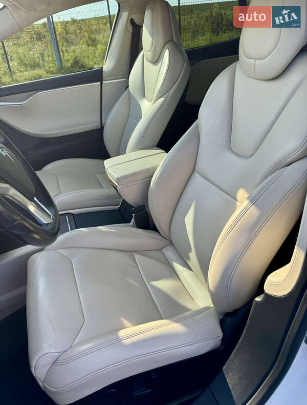 Ліфтбек Tesla Model S 2017 в Рівному