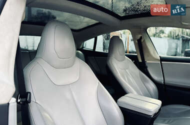 Ліфтбек Tesla Model S 2015 в 