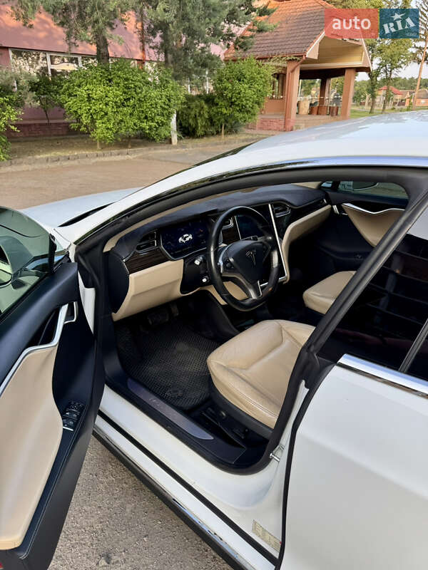 Ліфтбек Tesla Model S 2015 в Мукачевому