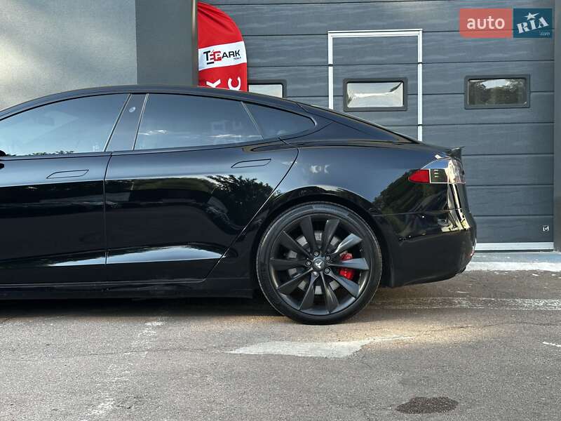 Лифтбек Tesla Model S 2020 в Киеве