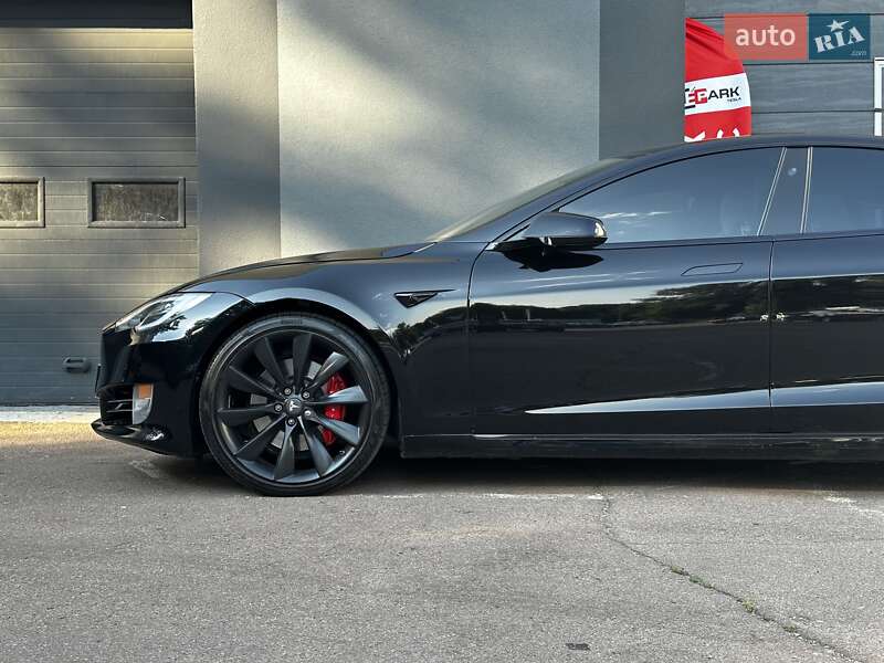 Лифтбек Tesla Model S 2020 в Киеве