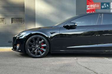 Ліфтбек Tesla Model S 2020 в 