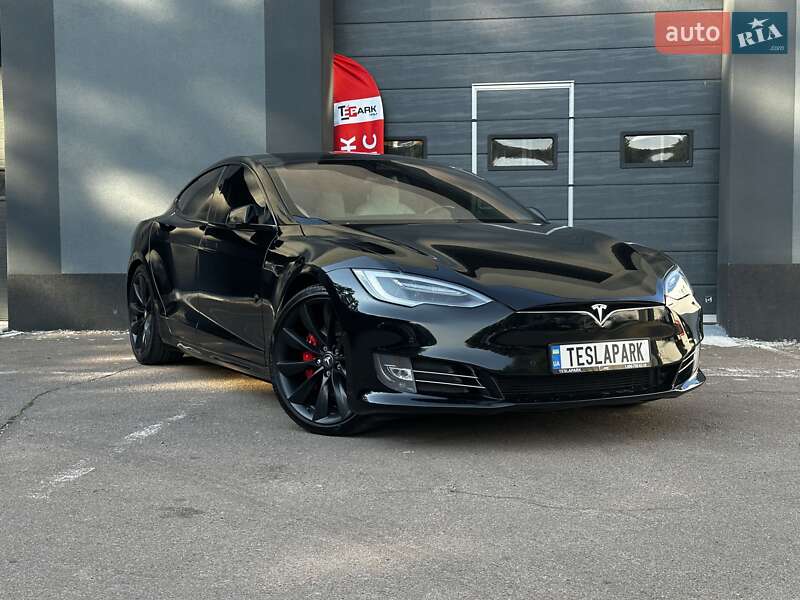 Ліфтбек Tesla Model S 2020 в 