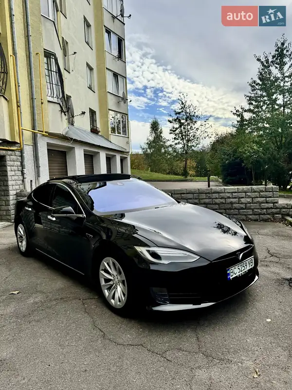 Tesla Model S 2016