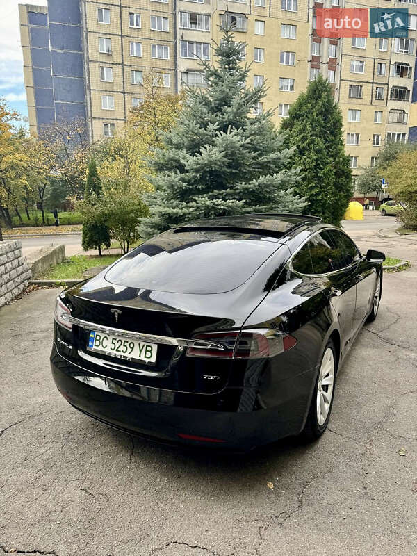 Ліфтбек Tesla Model S 2016 в Львові